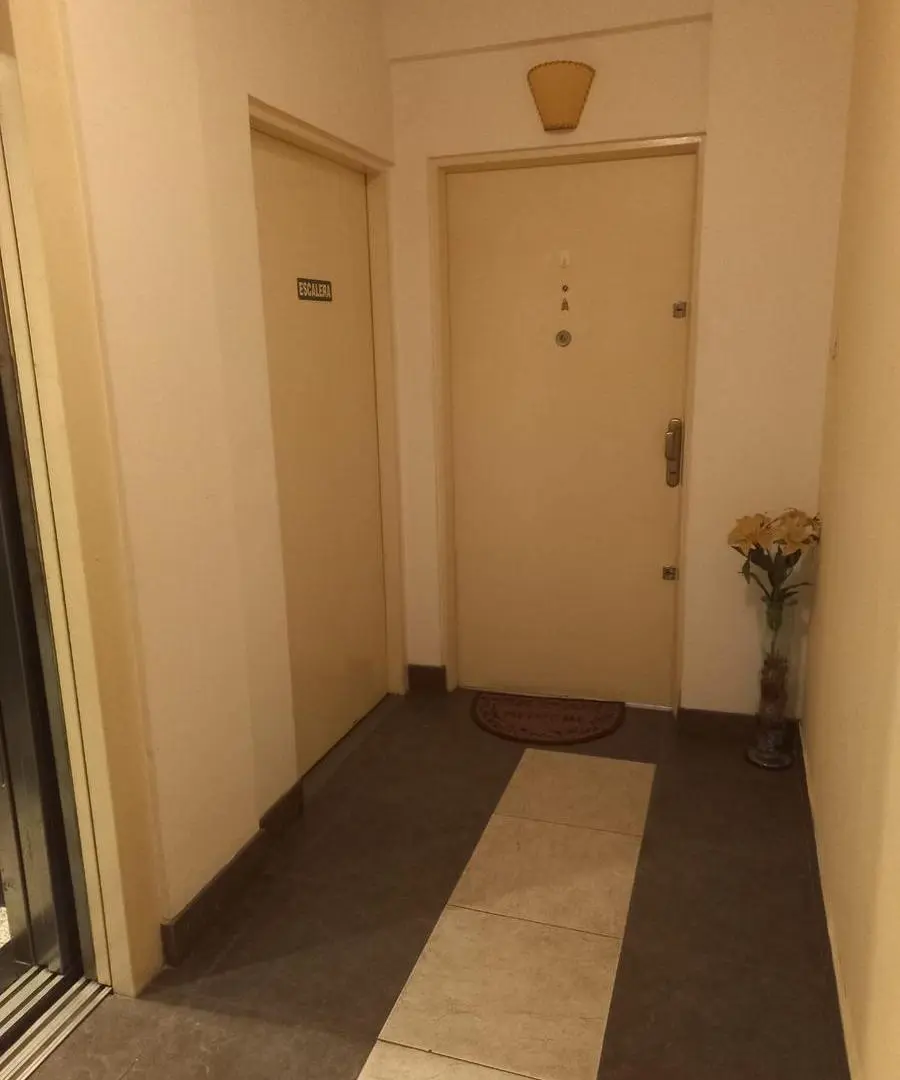 SEMIPISO DE 3 AMBIENTES C/BALCON CORRIDO AL FRENTE Y DOS BAÑOS 3