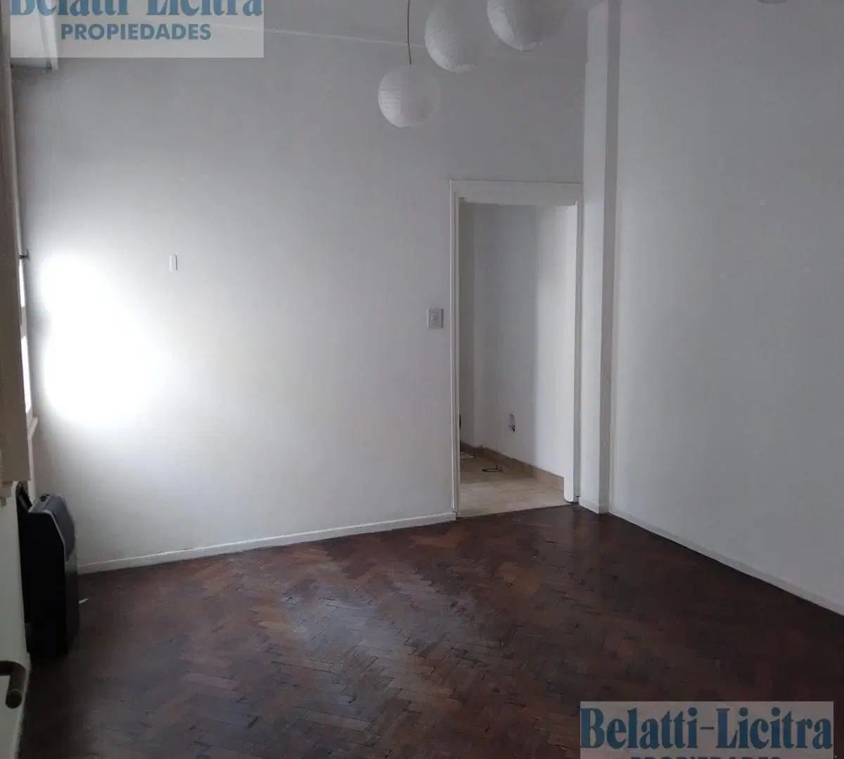 DEPARTAMENTO DE 2 AMBIENTE LATERAL MUY AMPLIO Y LUMINOSODepartamento 2