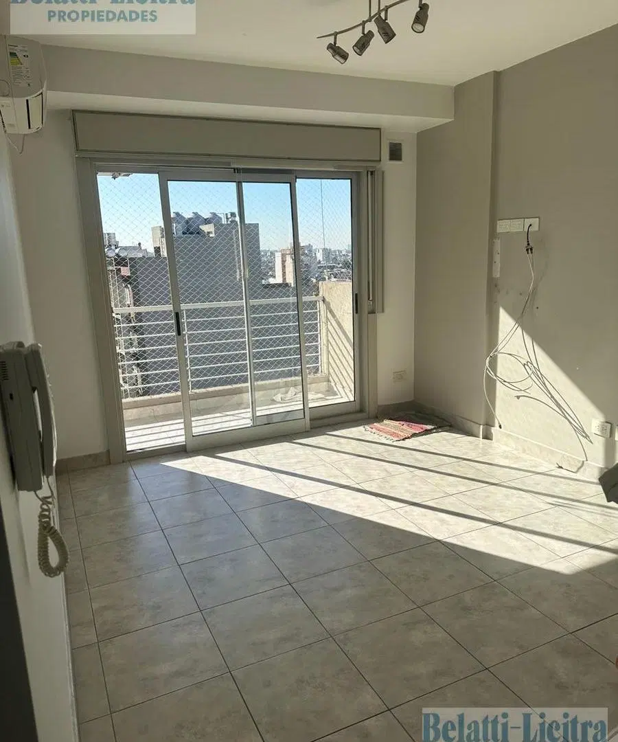SEMIPISO DE 3 AMBIENTES CON BALCON CORRIDO CONTRAFRENTE 5