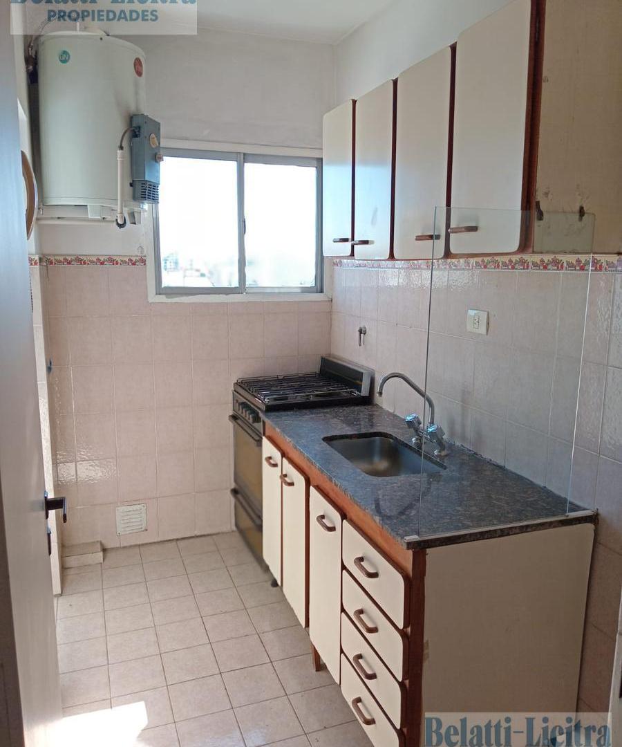 Foto de DEPARTAMENTO DE 4 AMBIENTES CONTRAFRENTE CON BALCON, imagen 4