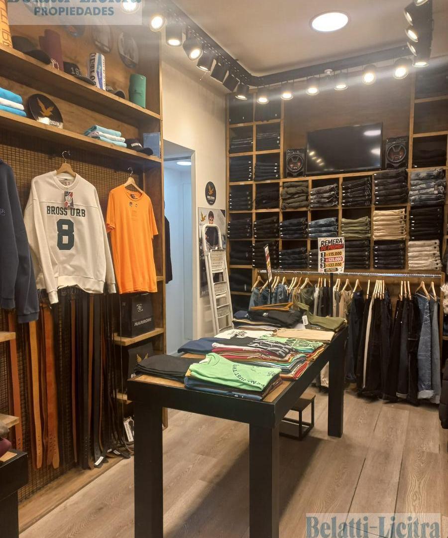 Foto de LOCAL EN VIA PUBLICA CON DEPÓSITO, OFFICE Y BAÑO, imagen 4