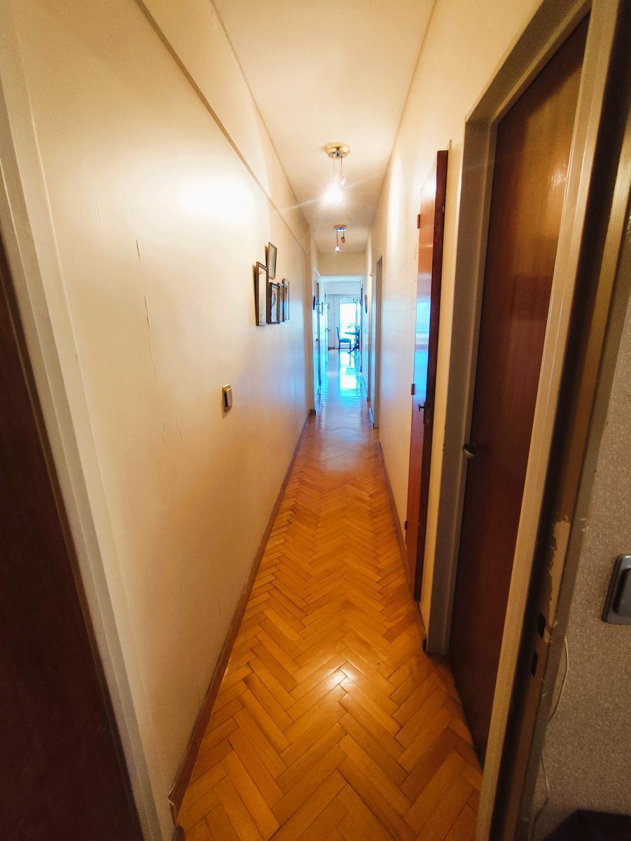 Venta Departamento de 4 Ambientes con Cochera y Baulera Colegiales 2