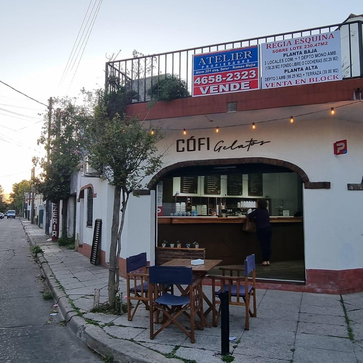 Regia Esquina con 3 Locales y 2 Departamentos/ Zona Ward/ Villa Sarmiento 1