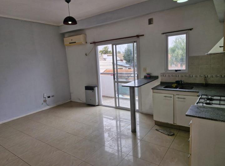 ALQUILER EXCELENTE DEPARTAMENTO 2 AMBIENTES / CON COCHERA FIJA/ VILLA SARMIENTO 5