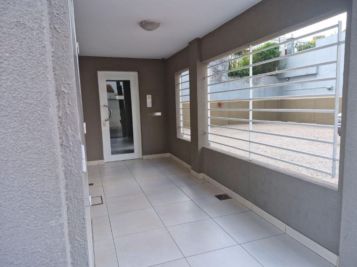 Foto de ALQUILER REGIO DEPARTAMENTO 2 AMBIENTES/ AL FRENTE/ CON COCHERA/ VILLA, imagen 2