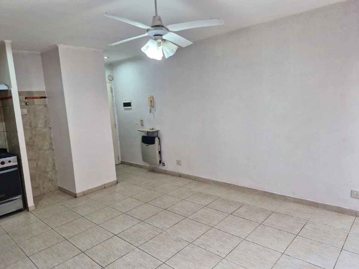 ALQUILER DEPARTAMENTO 2 AMBIENTES/ PLANTA BAJA/ PATIO/ VILLA SARMIENTO 3