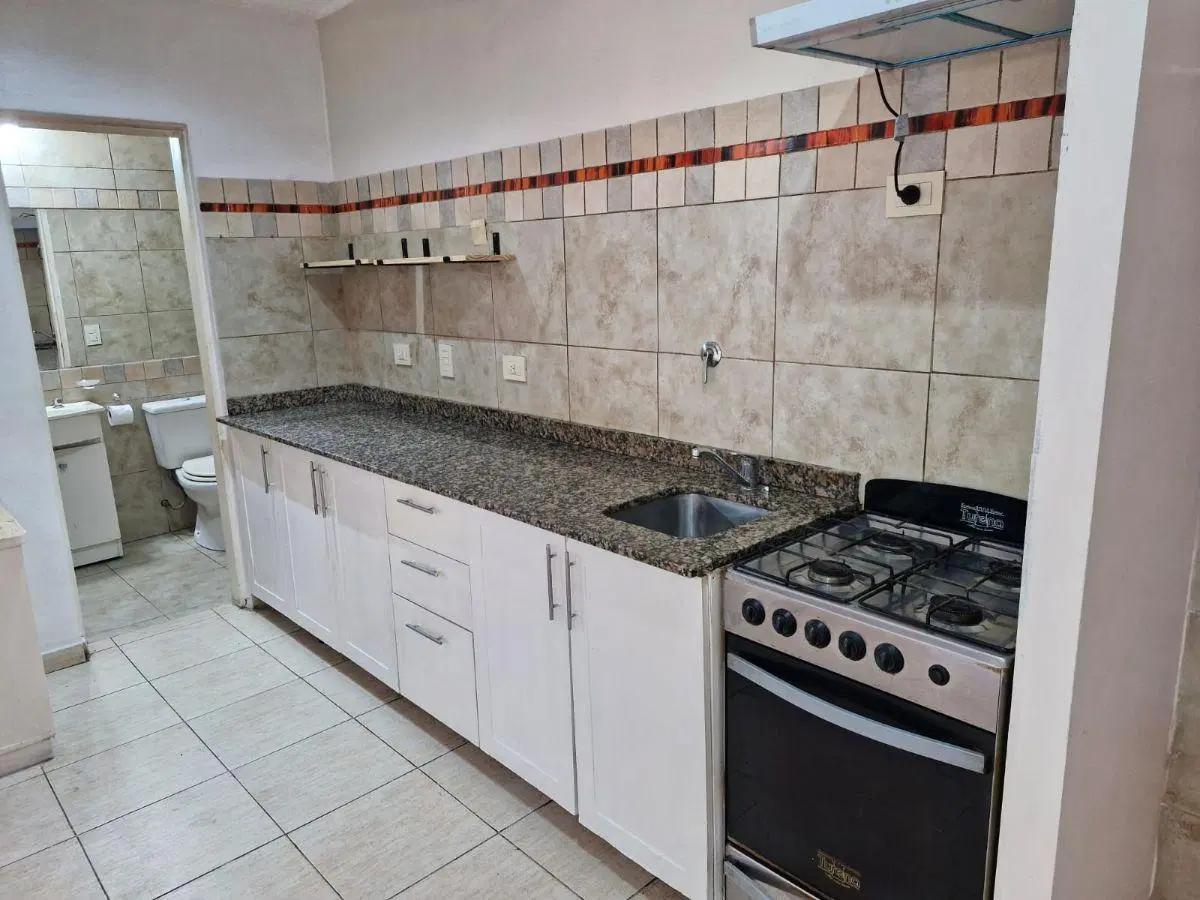 ALQUILER DEPARTAMENTO 2 AMBIENTES/ PLANTA BAJA/ PATIO/ VILLA SARMIENTO 4