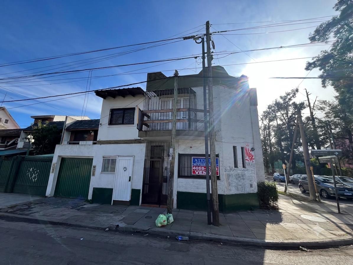 DÚPLEX DE 3 Y 1/2 AMBIENTES/ EXCELENTE UBICACIÓN/ VILLA SARMIENTO