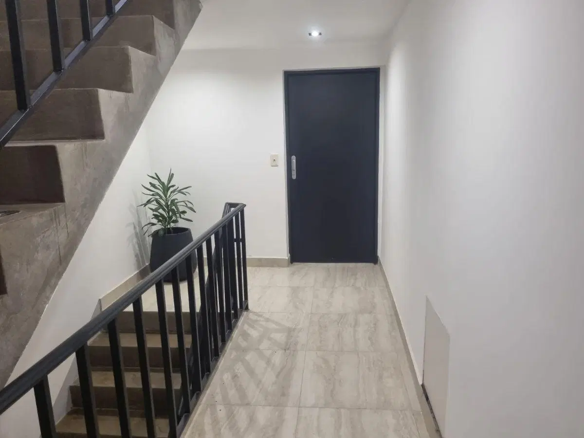 ALQUILER DEPARTAMENTO 2 AMBIENTES/ CON PATIO/ CASEROS 3