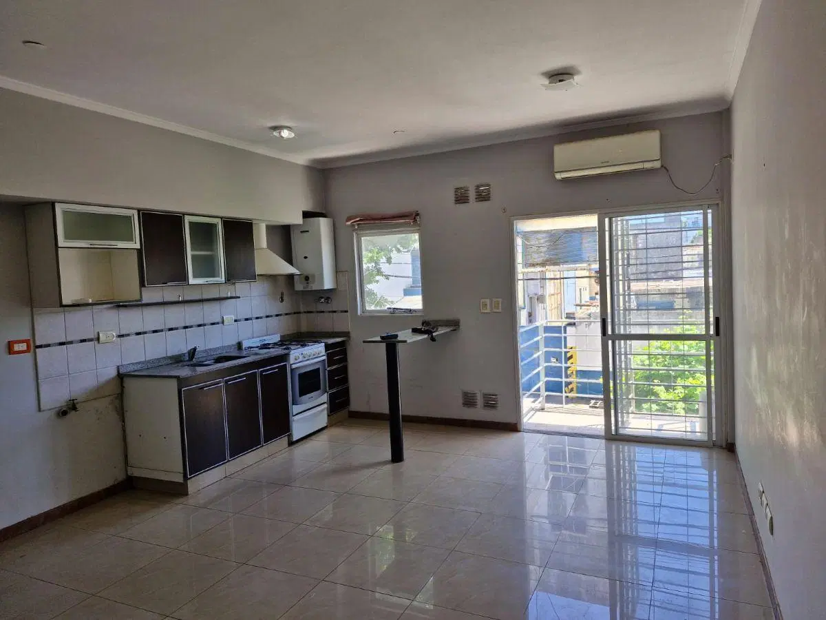 ALQUILER DEPARTAMENTO 2 AMBIENTES/ AL FTE CON BALCÓN/ VILLA SARMIENTO 4