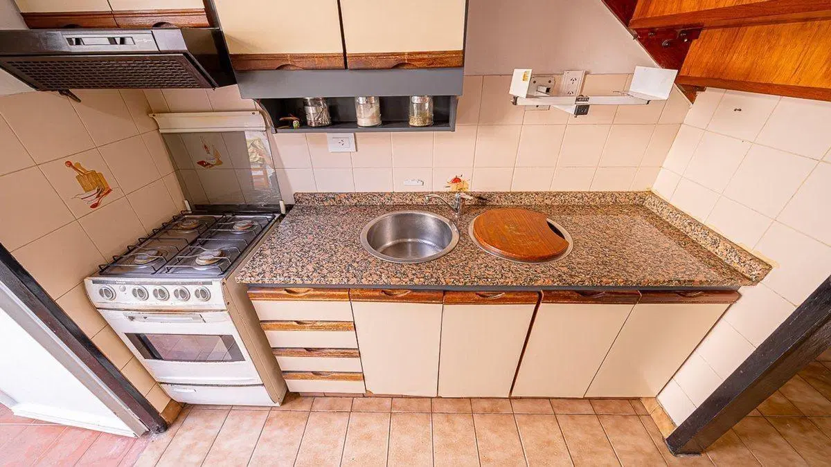 EXCELENTE DUPLEX DE 2 AMBIENTES AL FRENTE 3