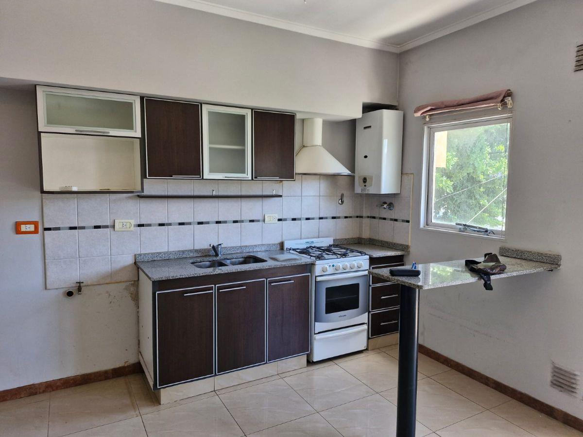 Foto de Alquiler Departamento 2 Ambientes/ Al Fte Con Balcón/ Cochera Cubierta, imagen 1