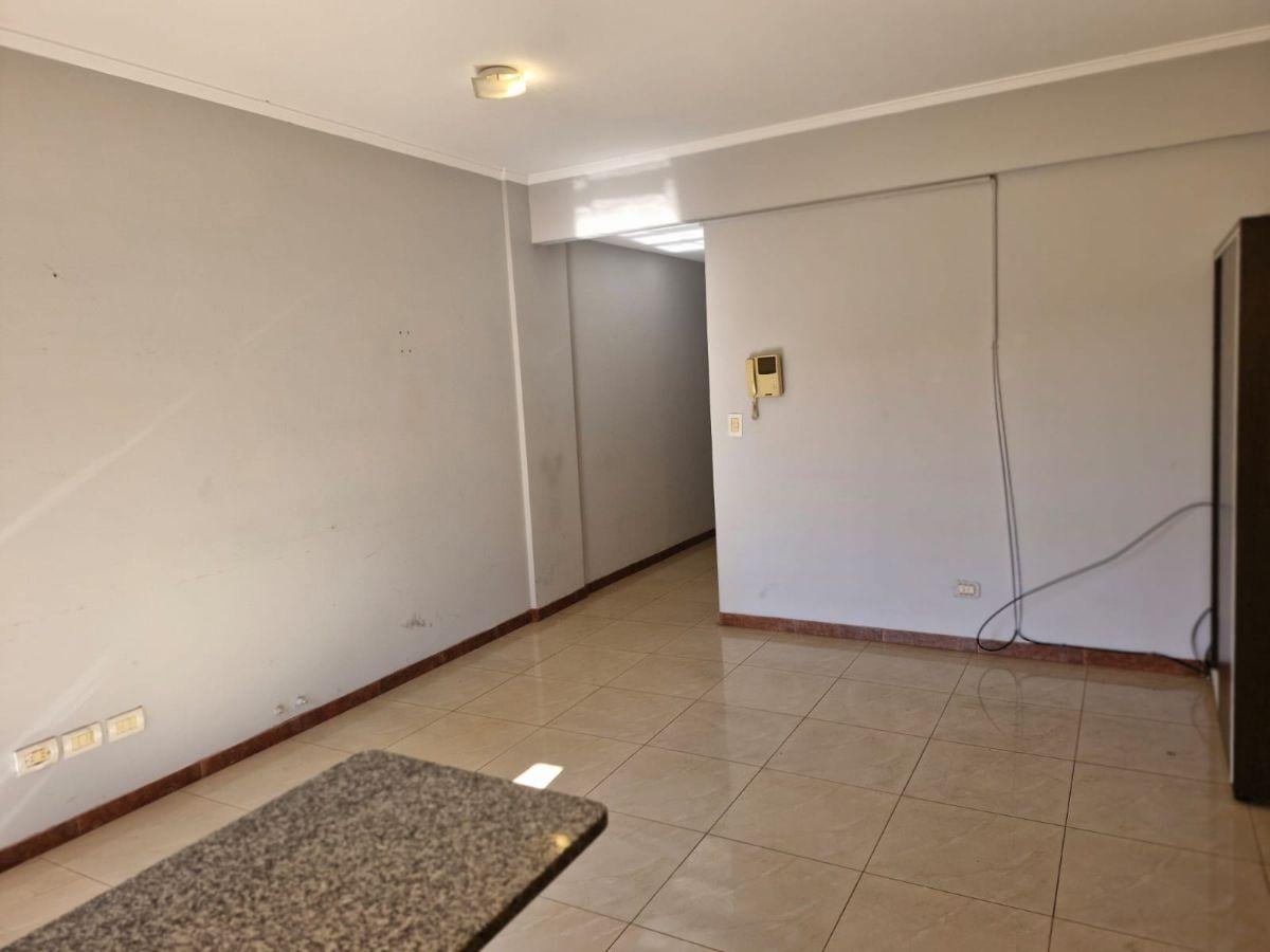 Foto de Alquiler Departamento 2 Ambientes/ Al Fte Con Balcón/ Cochera Cubierta, imagen 2