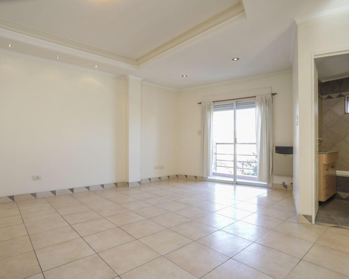 Departamento 3 Ambientes. | Cesar Diaz Al 4500 3