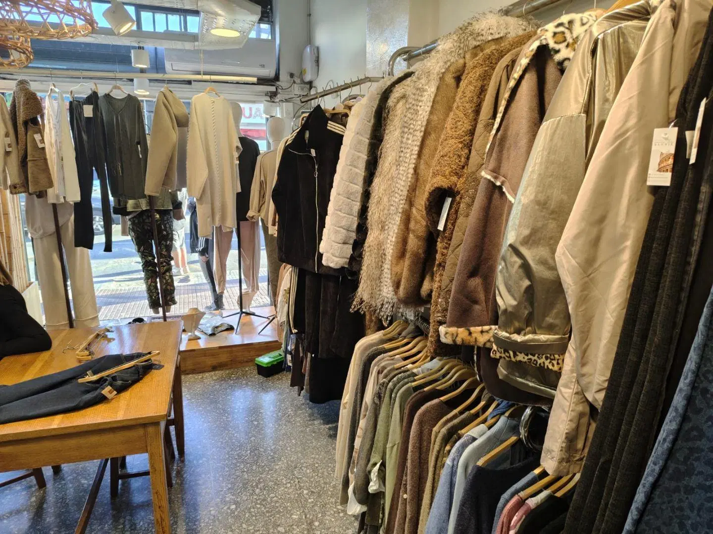 Local . | Av. Lope de Vega al 3000 3