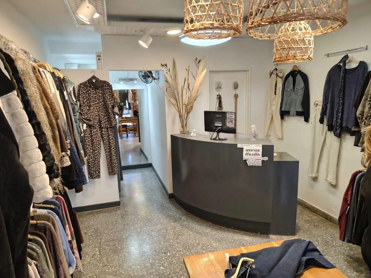 Local . | Av. Lope de Vega al 3000 2