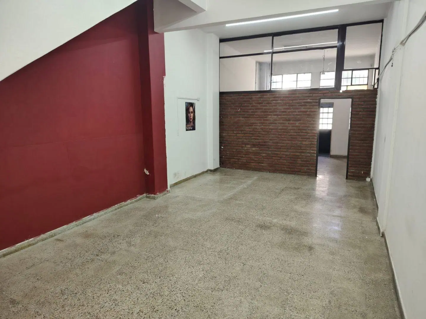 Local . | Av. Lope de Vega al 2500 3
