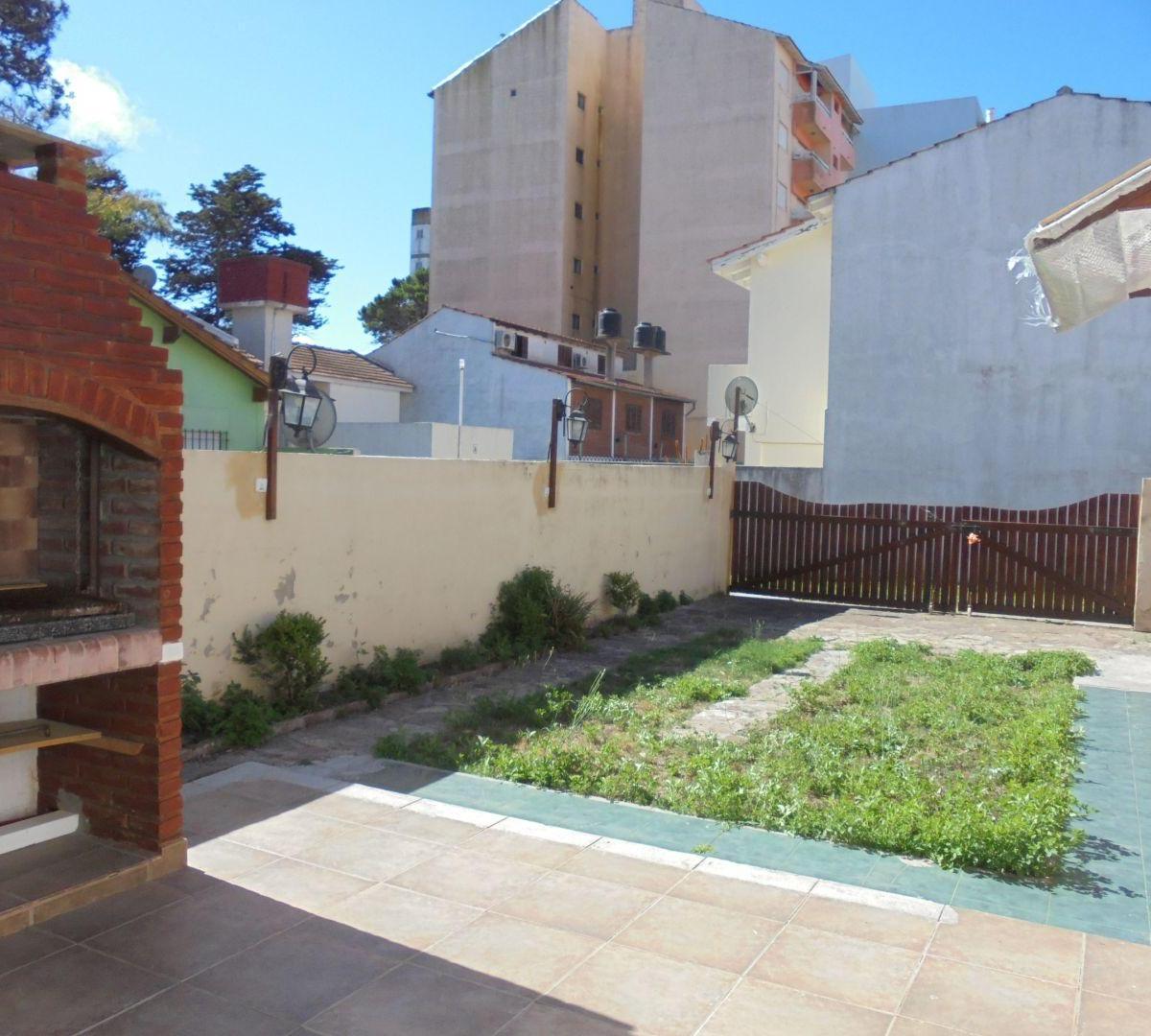 Casa 2 Dorm.. | Av San Bernardo 165 4