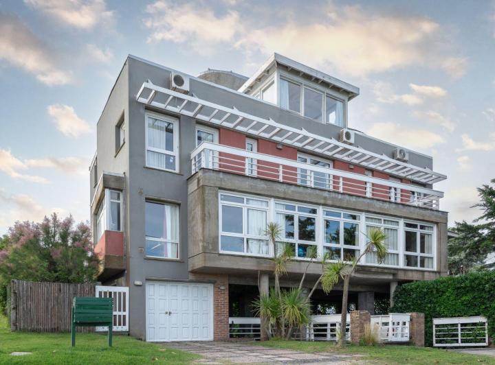Casa 3 dormitorios. | DE LA SIRENA 500
