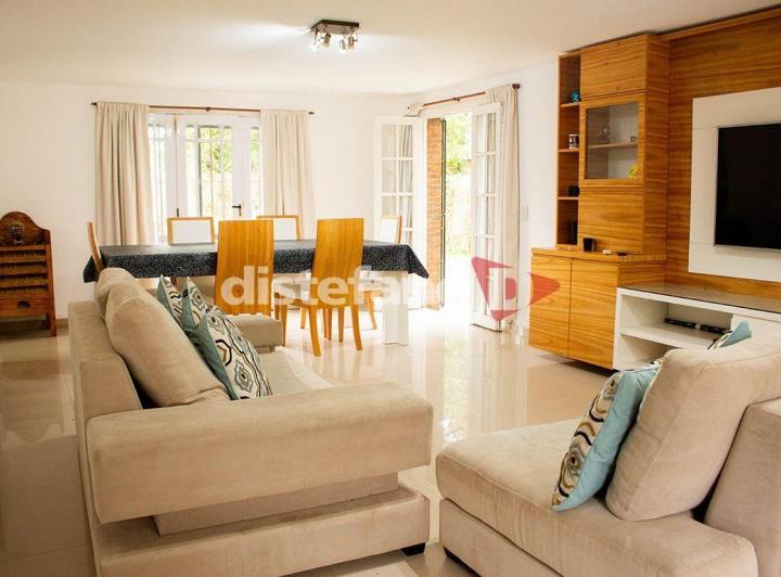 Foto de Casa 5 dormitorios. | Artes 955, imagen 2