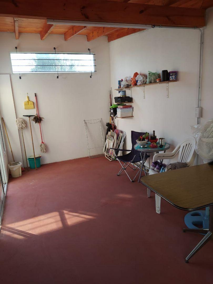 Casa 2 Dorm.. | Andrade 855 3