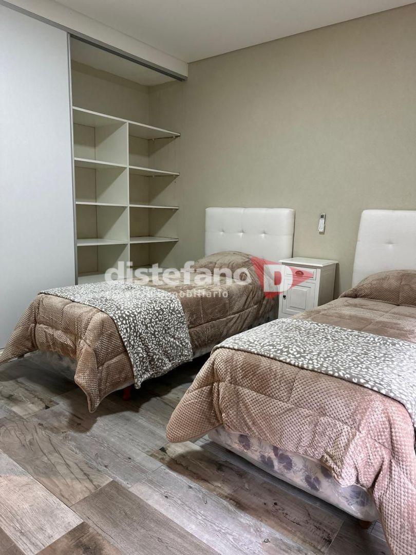 Casa 4 Dorm.. | Residencial 1 324 1
