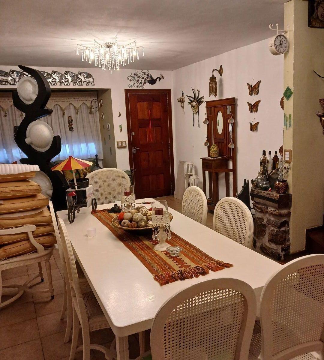 Casa 4 Dorm.. | Hernandez 210 5