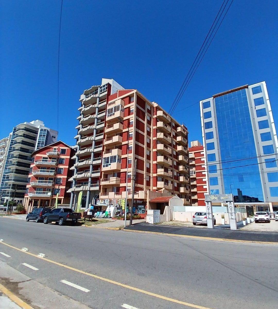 Departamento 1 Dormitorio. | Av Costanera 3020 2