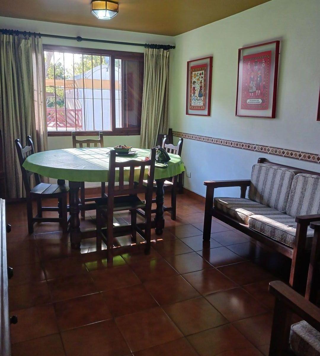 Casa 3 Dorm.. | Av Mitre 2373 1