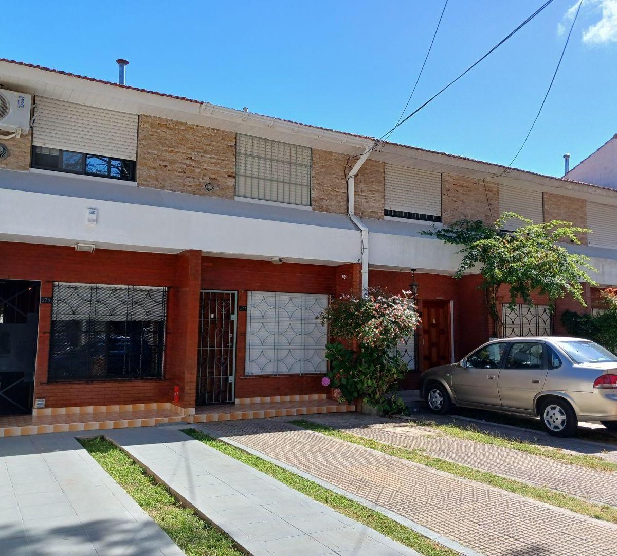 Casa 3 dormitorios. | DE LA REDUCCION 379