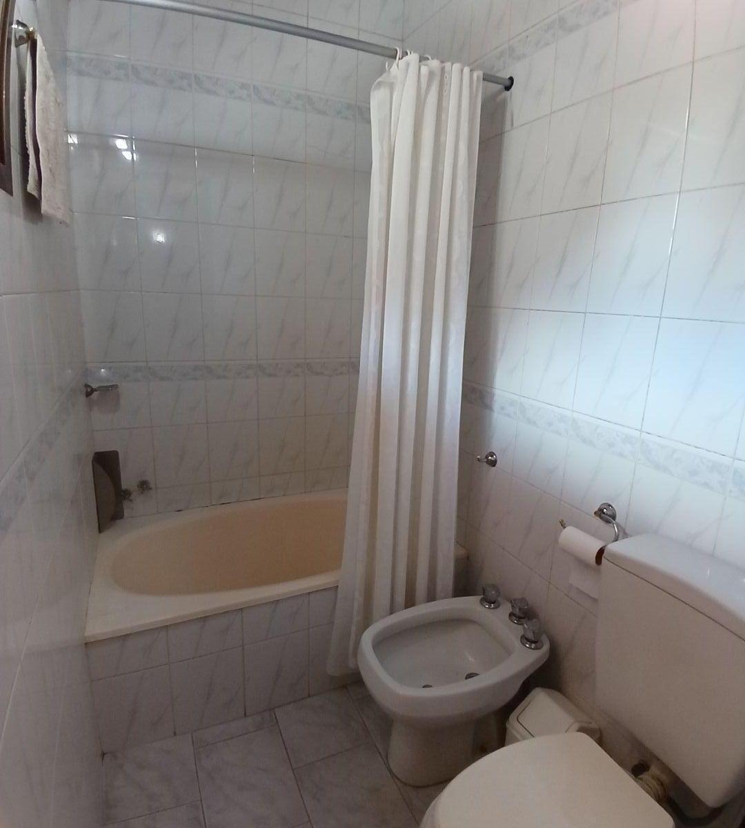 Casa 2 Dorm.. | Ramos Mejia 605 3