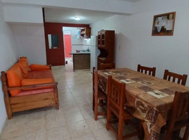 Casa 2 dormitorios. | AV COSTANERA 3922 2