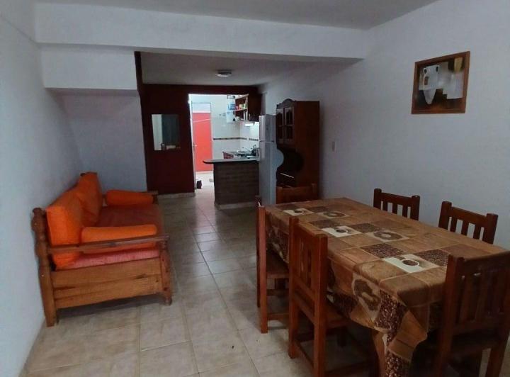 Casa 2 dormitorios. | AV COSTANERA 3922 1