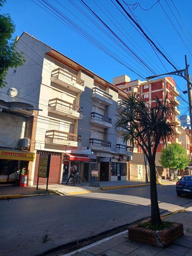 Departamento 2 dormitorios. | CHIOZZA 3057