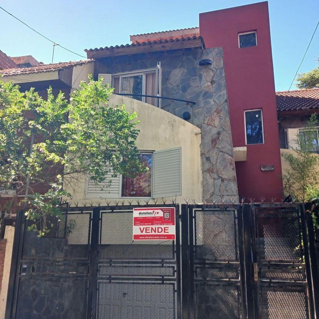 Casa 4 dormitorios. | DIAGONAL URQUIZA 429