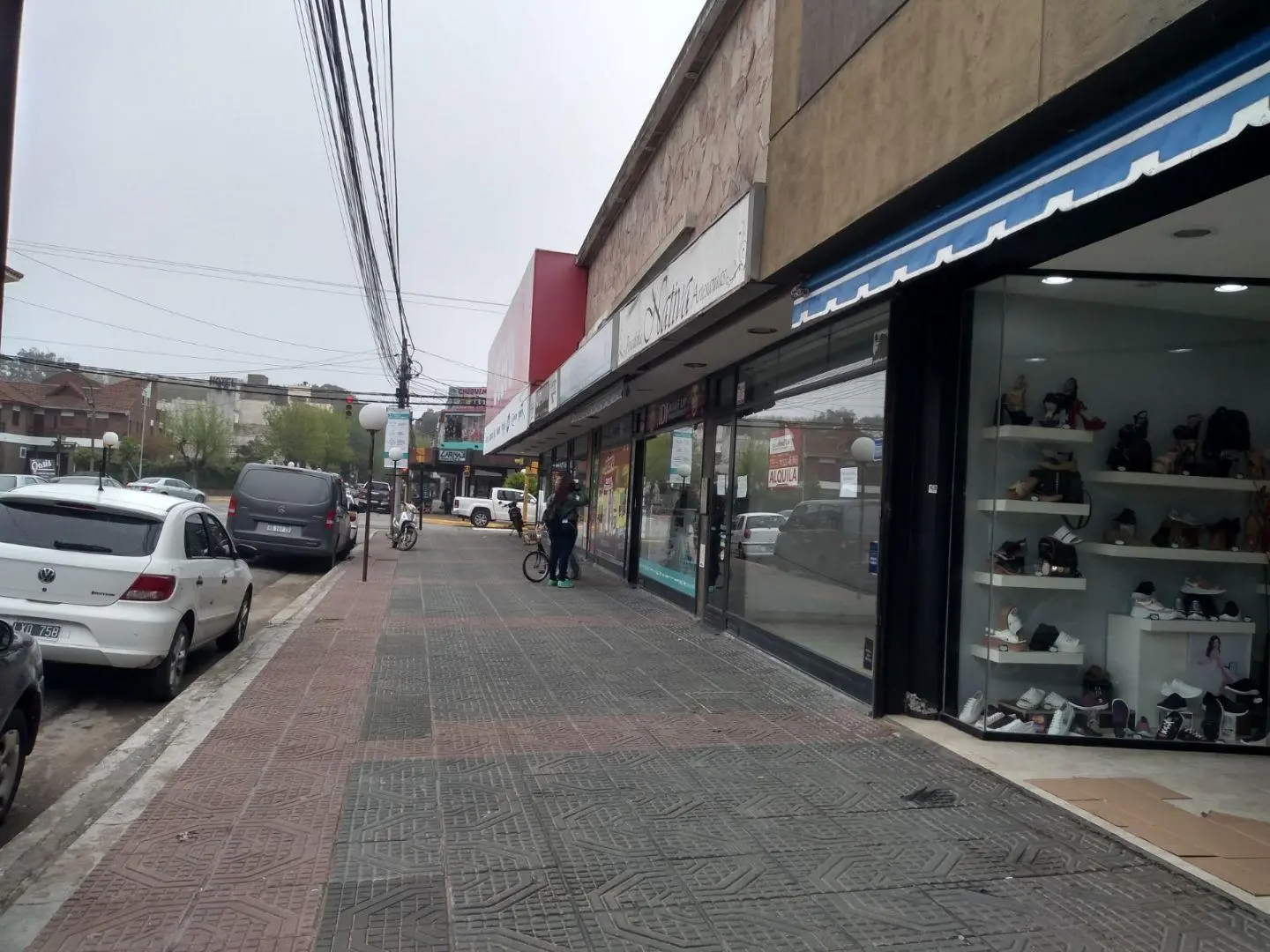 PROPIEDAD RESERVADA  Local . | CARRERAS,FCO DE LAS 22 5