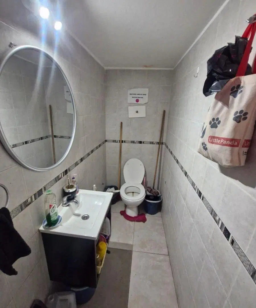 Liniers .Local comercial sobre av. Emilio Castro 5