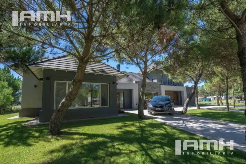 Casa en la herradura Categorica en venta Pinamar De la Cincha 3
