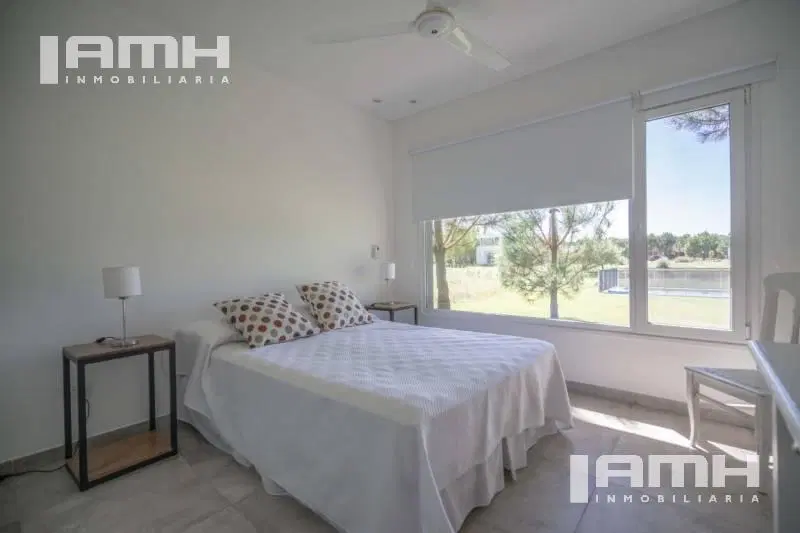 Casa en la herradura Categorica en venta Pinamar De la Cincha 2