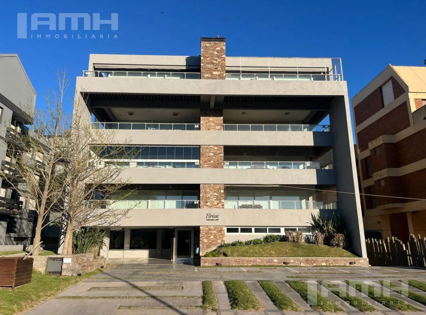 Depto en edificio Brisas a metros del mar con amenities 4