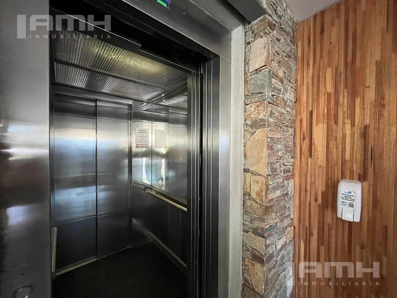 Depto en edificio Brisas a metros del mar con amenities 2