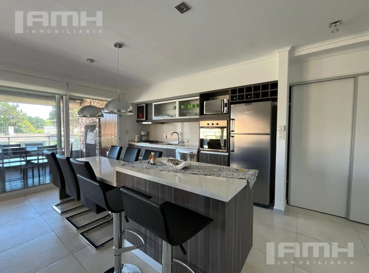 Depto en edificio Brisas a metros del mar con amenities 3