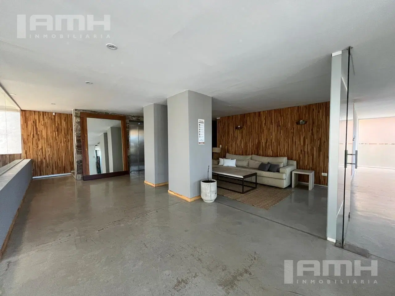Depto en edificio Brisas a metros del mar con amenities 5