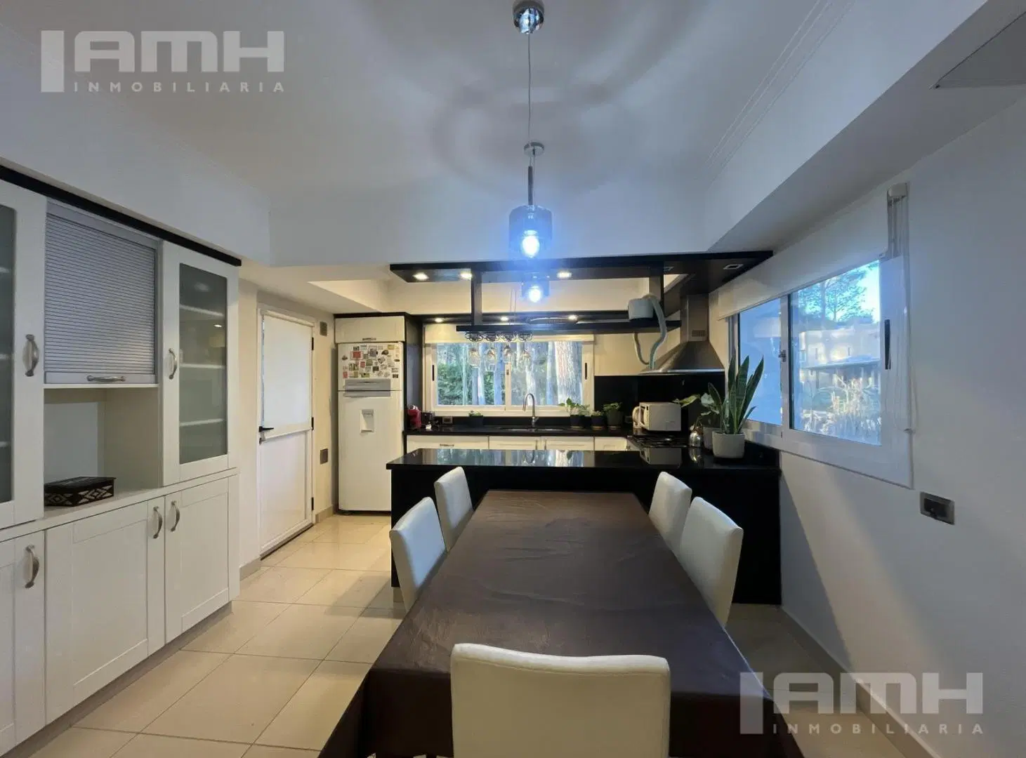 Casa en  Venta Categorica Zona Norte Pinamar Piscina Climatizada Garage 2