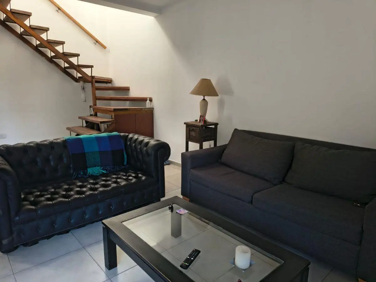 CASA EN ALQUILER EN GONNET CALLE 484 E/ 8 Y 10 2