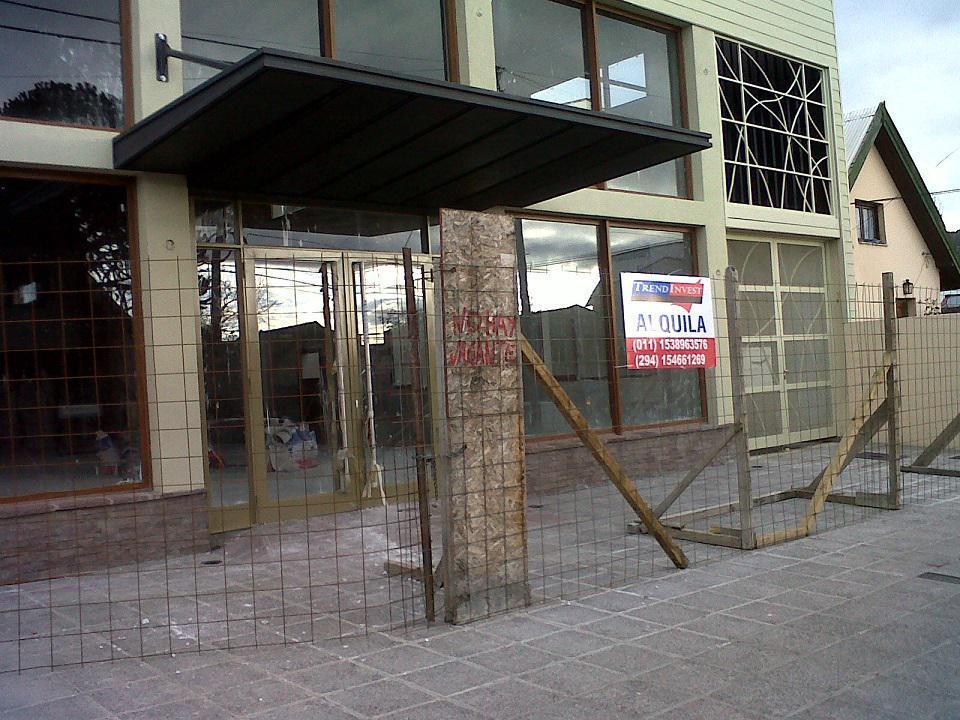 Foto de EXCELENTE LOCAL CON ESTACIONAMIENTO CENTOR BARILOCHE, imagen 2