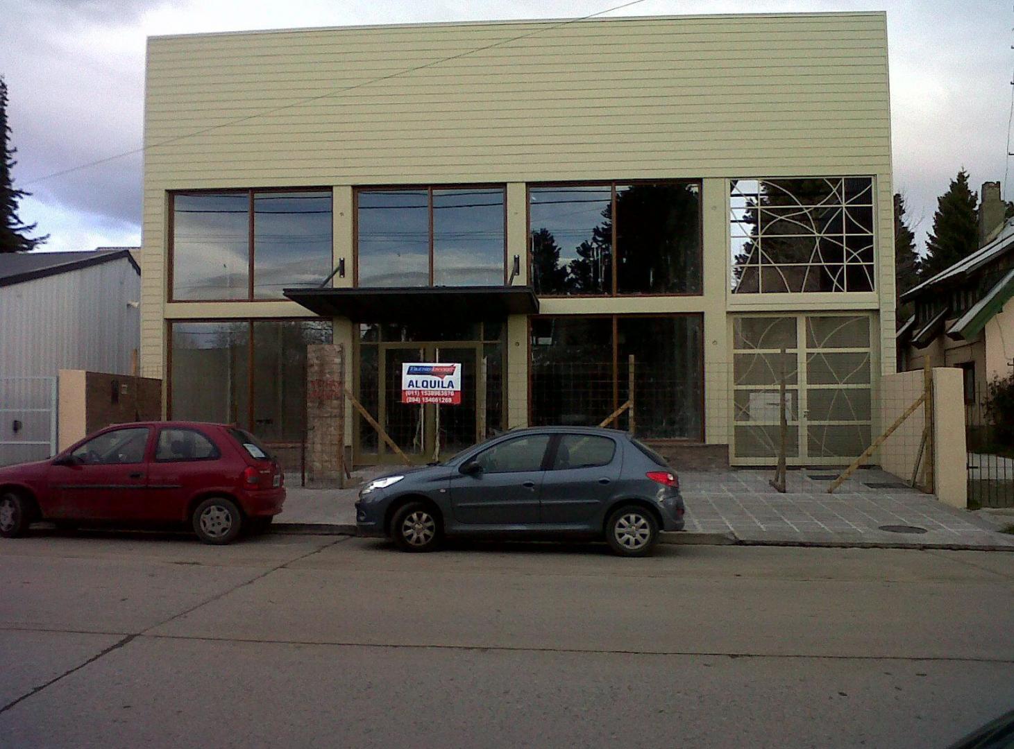 Foto de EXCELENTE LOCAL CON ESTACIONAMIENTO CENTOR BARILOCHE, imagen 3