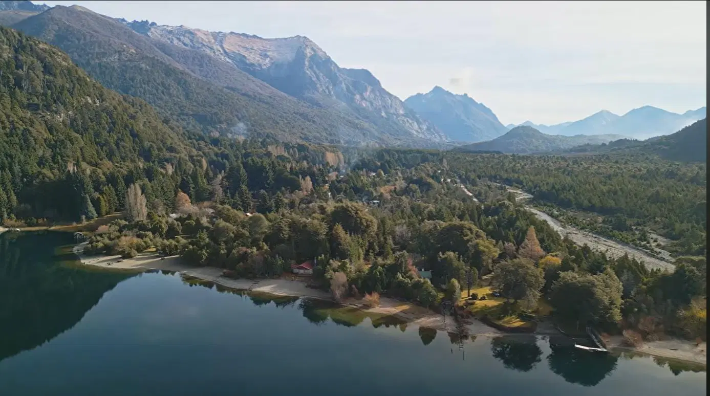TERRENO SOBRE COSTA LAGO MORENO 1