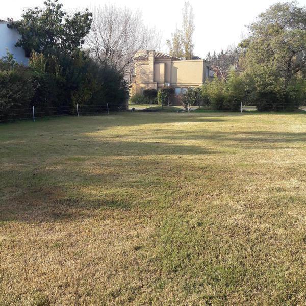 Foto de LOTE CENTRAL EN BARRIO BUEN RETIRO PILAR BS.AS., imagen 4