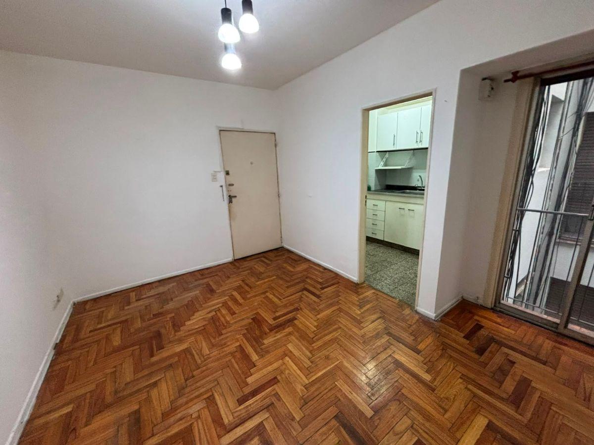 Foto de 2amb 35mts parquet vestidor cocina comedor Av Boedo y Av Garay, imagen 5